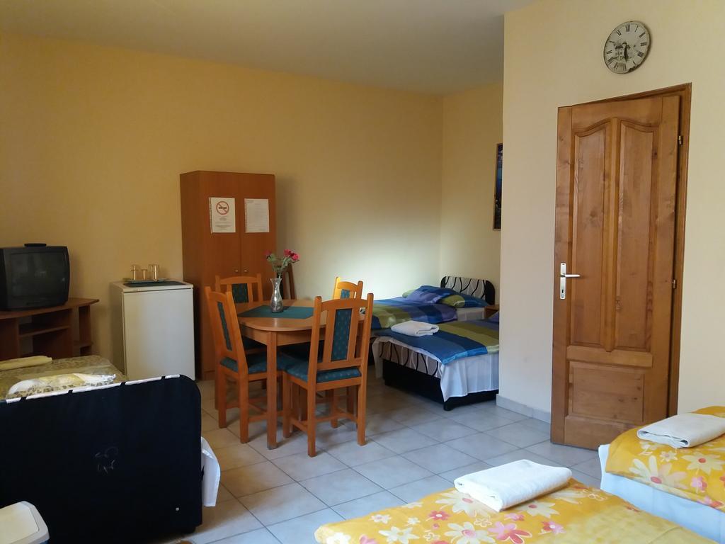 Rakoczi Panzio Hotell Debrecen Exteriör bild