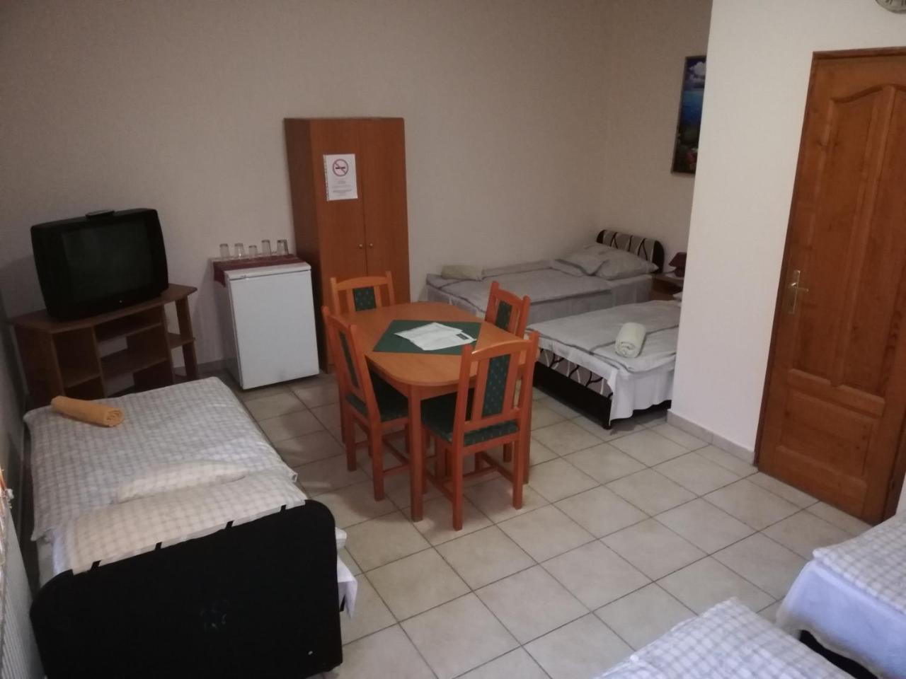 Rakoczi Panzio Hotell Debrecen Exteriör bild